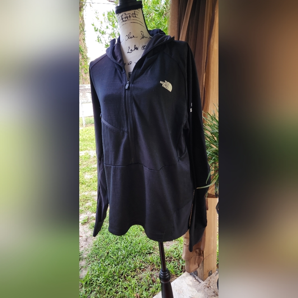 The North Face Black Quarter-Zip Pullover